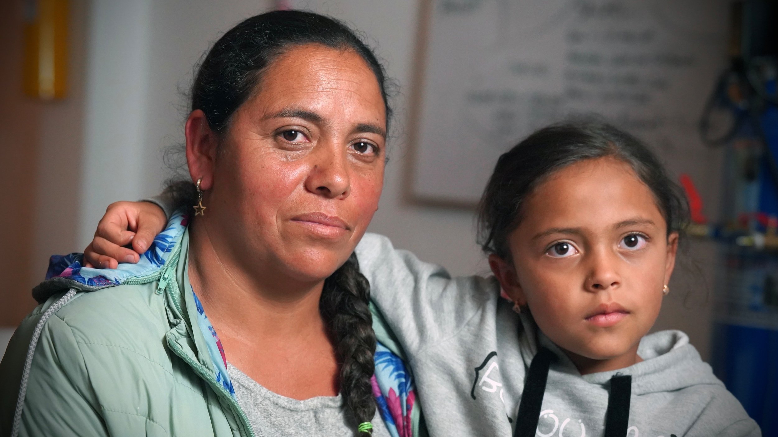 Artisan and her daughter in our Andean workshop