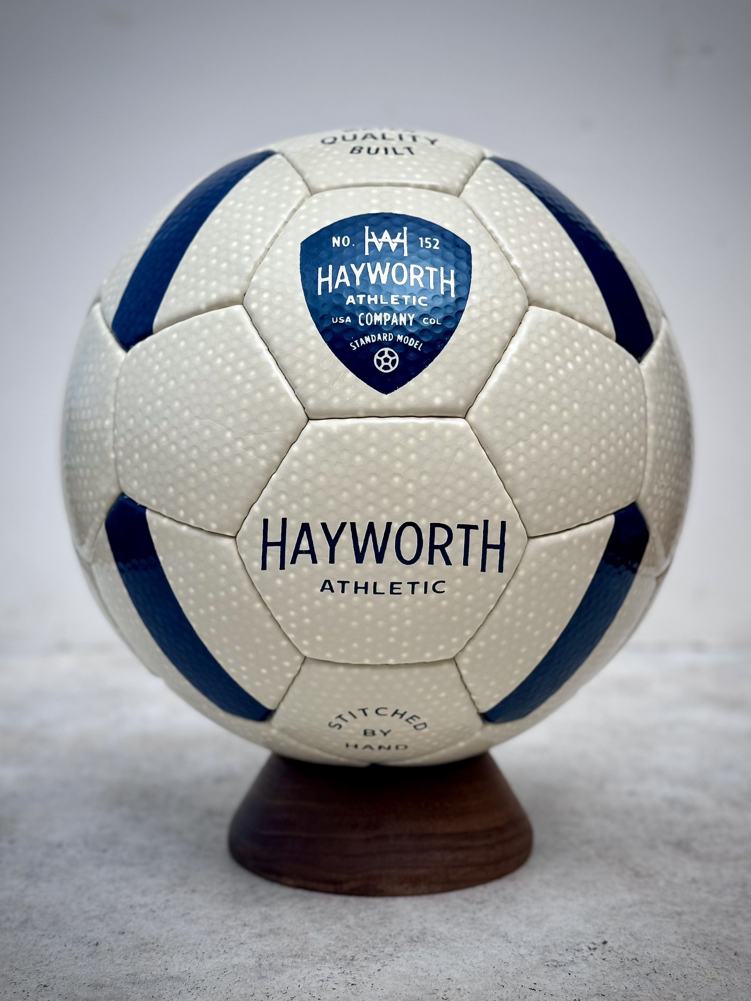 Size 4 badge
