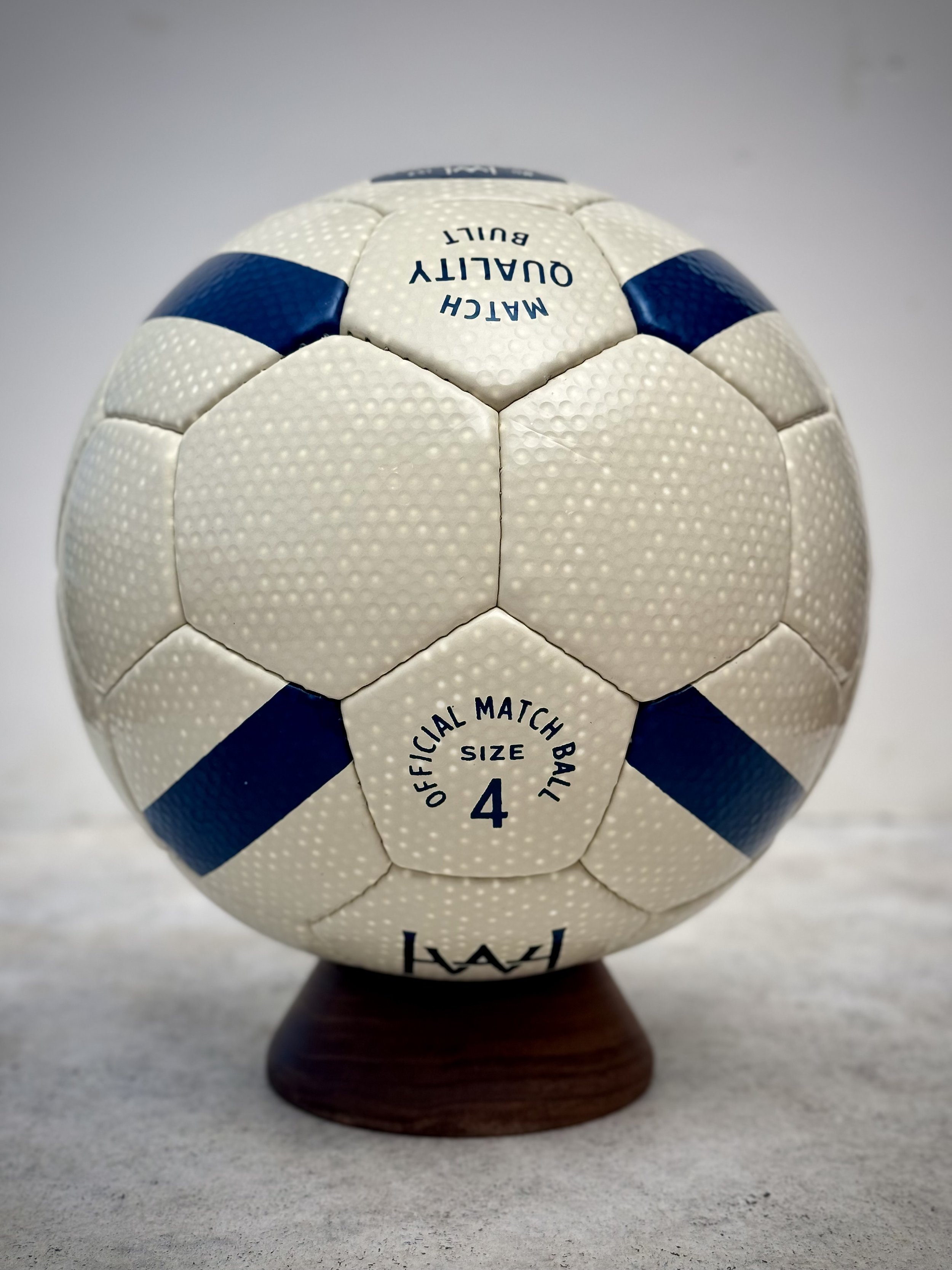 Size 4 crest